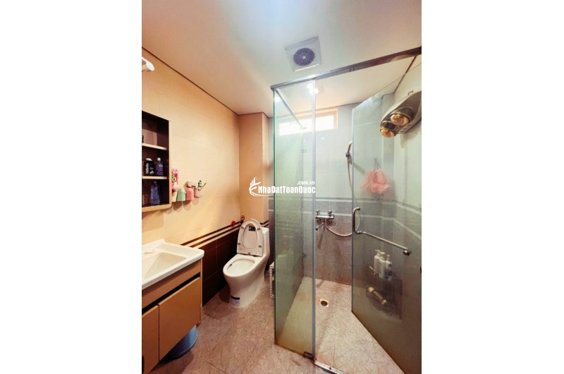 Tôi cho thuê nhà mới, căn góc, 92m2_ 5T; vỉa hè, Hoàng Quốc Việt-29 Tr